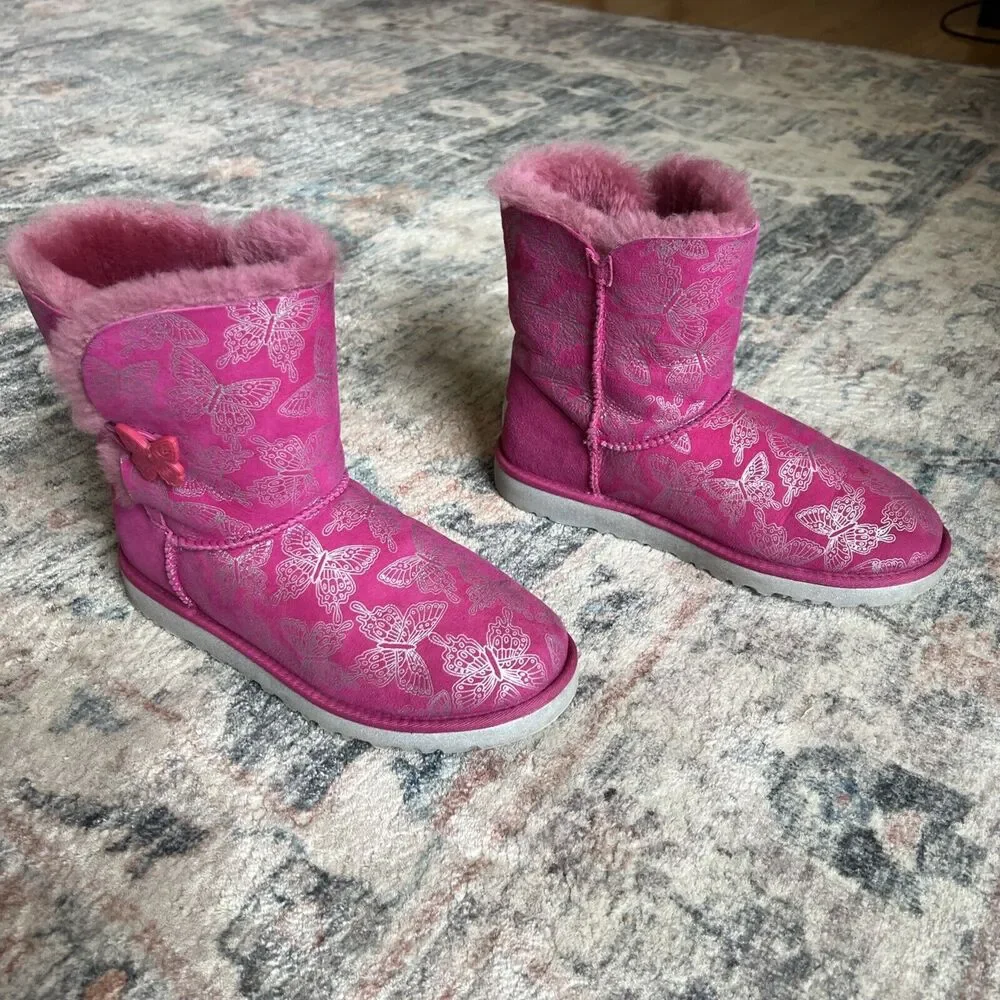 Womens UGG Boots K Bailey Button Butterfly Raspberry & Silver RSPS Sz 6 Fits 7.5 - Picture 7 of 16